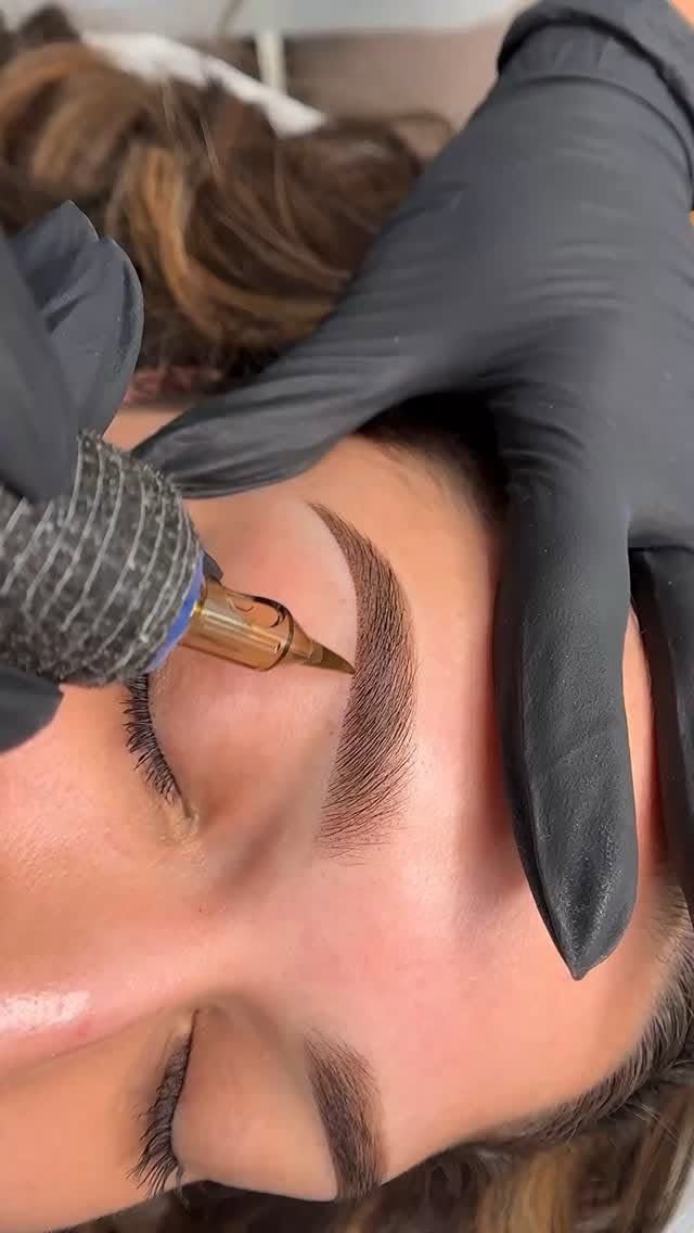 Microblading en VIP Studio, salón de belleza en Bogotá